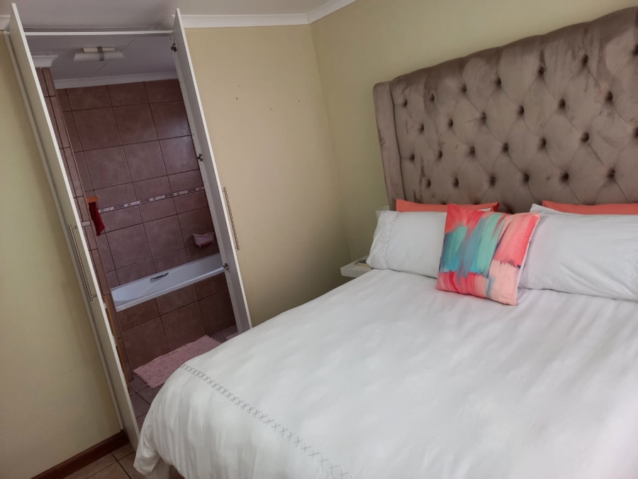 To Let 2 Bedroom Property for Rent in Aston Bay Eastern Cape